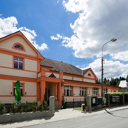 Hotel Lidovy Dum Řevnice Exteriér fotografie